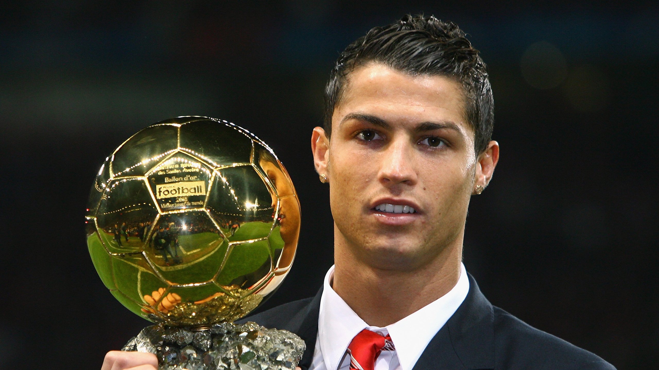 历史瞬间：那些年球队赢得冠军的经典时刻，有没有球队全胜夺冠